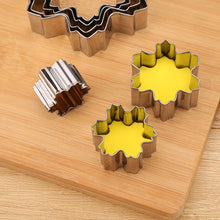 Ladda upp bild till gallerivisning, 9 St/Pack Utstickare Pepparkaksformar - 9 PCS/Set Snow Flake Ginger Cookie Cutter/ 9 St/Set Snöflingor Kaksformar