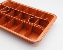 Ladda upp bild till gallerivisning, Non-Stick Brownie Bakform, Kakform Brownieplåt med löstagbar botten & delare Non-stick Pre-Divided Brownie Baking Pan/Precut Brownie Baking Pan with Removable Loose Bottom & Divider