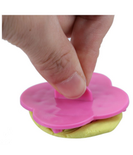 Ladda upp bild till gallerivisning, 5 St/Pack Kakstämplar Snöflinga Fondant Dekroration, 5 Pcs/Set Snowflake Embosser Christmas Lace Press Biscuit Cookie Fondant Stamps