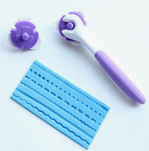 Ladda upp bild till gallerivisning, 6 i 1 Mönster Fondant Bård Bånd Utistickare 6 in 1 Pattern Fondant Stripe Embro Strip Ribbon Woven Pattern Rolling Cutter