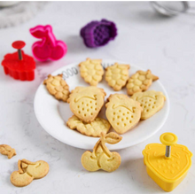 Ladda upp bild till gallerivisning, 4 St/Pack Frukter Kakstämplar Utstickare Ananas Körsbär Druva Jordgubbe 4 PCS/Set Fruit Press Stamp Cookie Fondant Cutter Mold