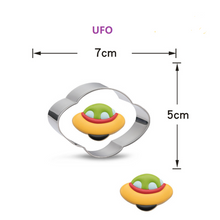 Ladda upp bild till gallerivisning, 7 St /Pack Utstickare med stenciler Fordon Bil Kollektivtrafik Motorcyle UFO Pirat Skepp Flyplan Kryssningsfartyg