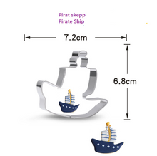 Ladda upp bild till gallerivisning, 7 St /Pack Utstickare med stenciler Fordon Bil Kollektivtrafik Motorcyle UFO Pirat Skepp Flyplan Kryssningsfartyg