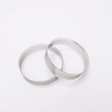 Ladda upp bild till gallerivisning, 2 st Rund Perforerad Tårtring Φ8*2cm Elektrolytiskt behandlat rostfritt stål 2st Round Perforated Tart Ring 2PCS Round Perforated Tart Ring Φ8*2cm