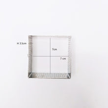 Ladda upp bild till gallerivisning, 2st Fyrkant Perforerad Tårtring 2PCS Square Perforated Tart Ring7 *7 *3.5 cm
