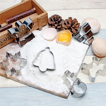 Ladda upp bild till gallerivisning, 6 St/Set  Pepparkaksformar 6 PCS/SET Xmas Cookie Cutter, Pepparkaksformar- Gingerman, Xmas Tree,Snowman, Snowflake,Angel &amp; Bell (6 PCS)
