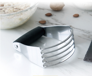 Degblandare   Rostfritt Stål Pastry Cutter with Heavy Stainless Steel Blade-S