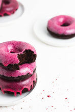Ladda upp bild till gallerivisning, Sugarflair Chokladfärg  Rosa  Sugarflair Pink Chocolate  Coca Butter Color-35g
