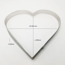 Ladda upp bild till gallerivisning, Hjärta Perforerad Tårtring   209 *206 *20mm 8 Inch Perforated Heart Shape Tart Ring  Mousse

